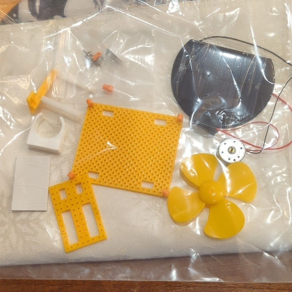 Solar Fan Kit - Picture 2 of 4